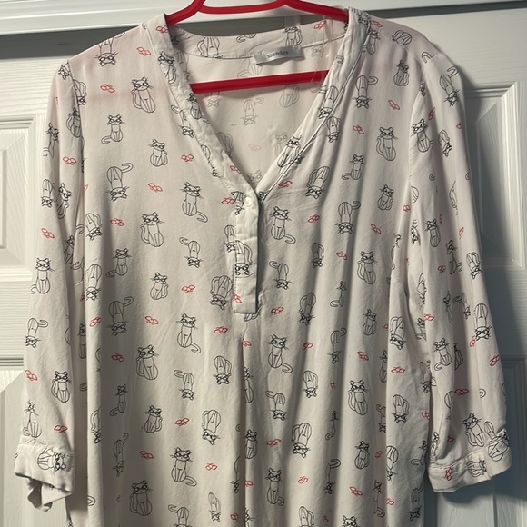 Fun Cat in glasses top - Picture 3 of 4